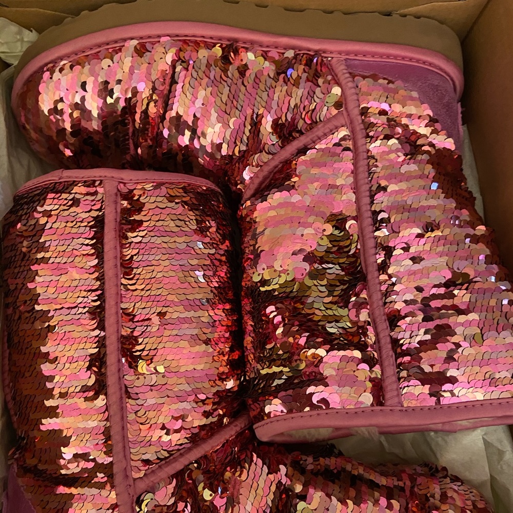 Classic short sequin Uggs